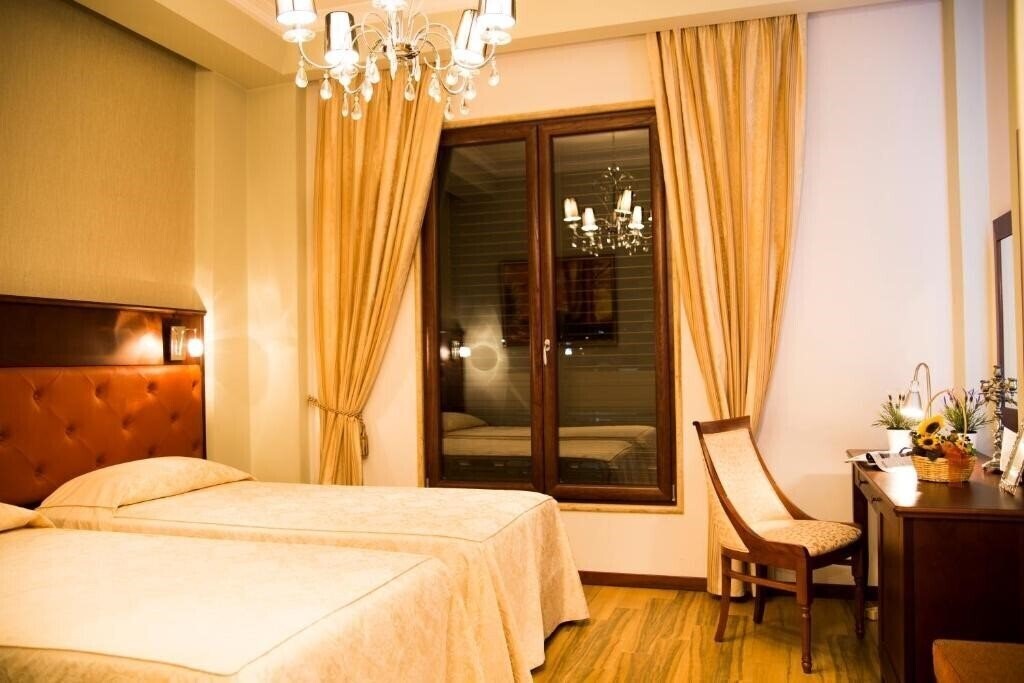 Готель Oxford Hotel 4*