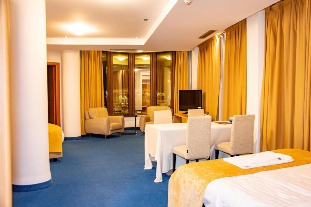 Зображення Hotel Airport Tirana 3*