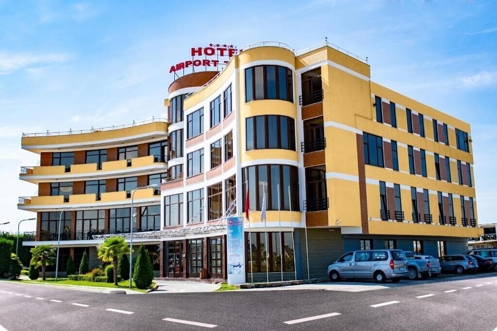 Фотографія Hotel Airport Tirana 3*