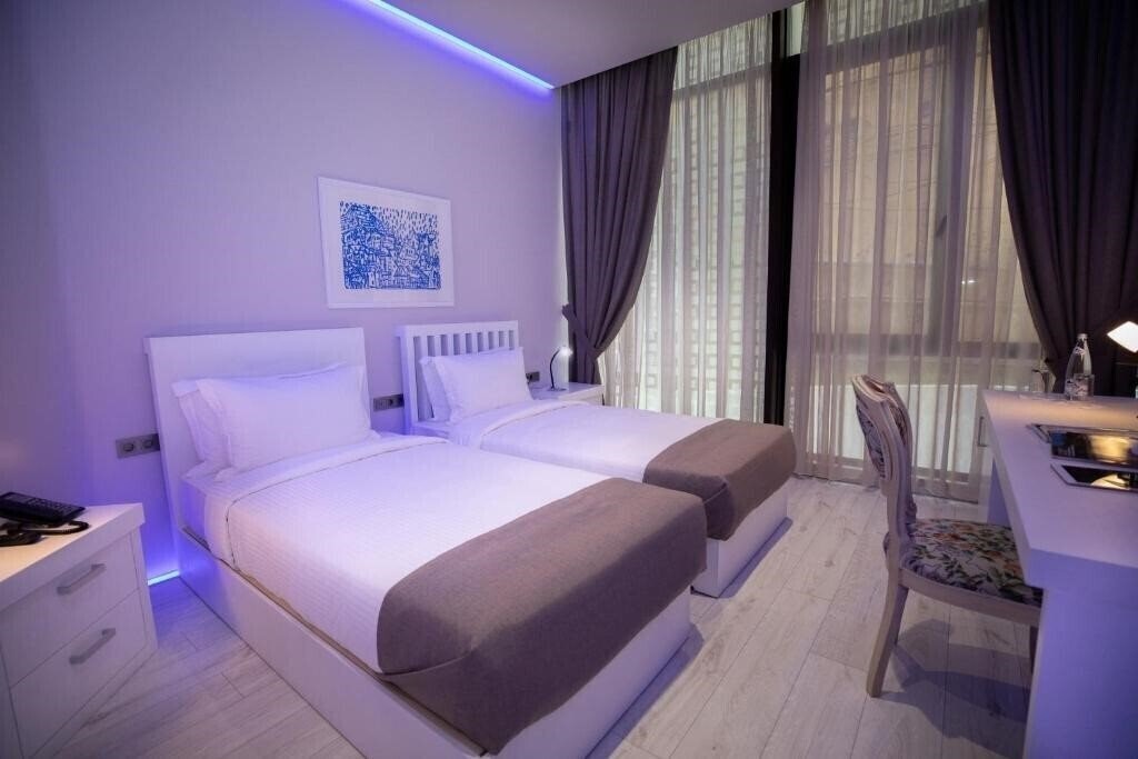 Фото Metro Hotel Tirana 4*