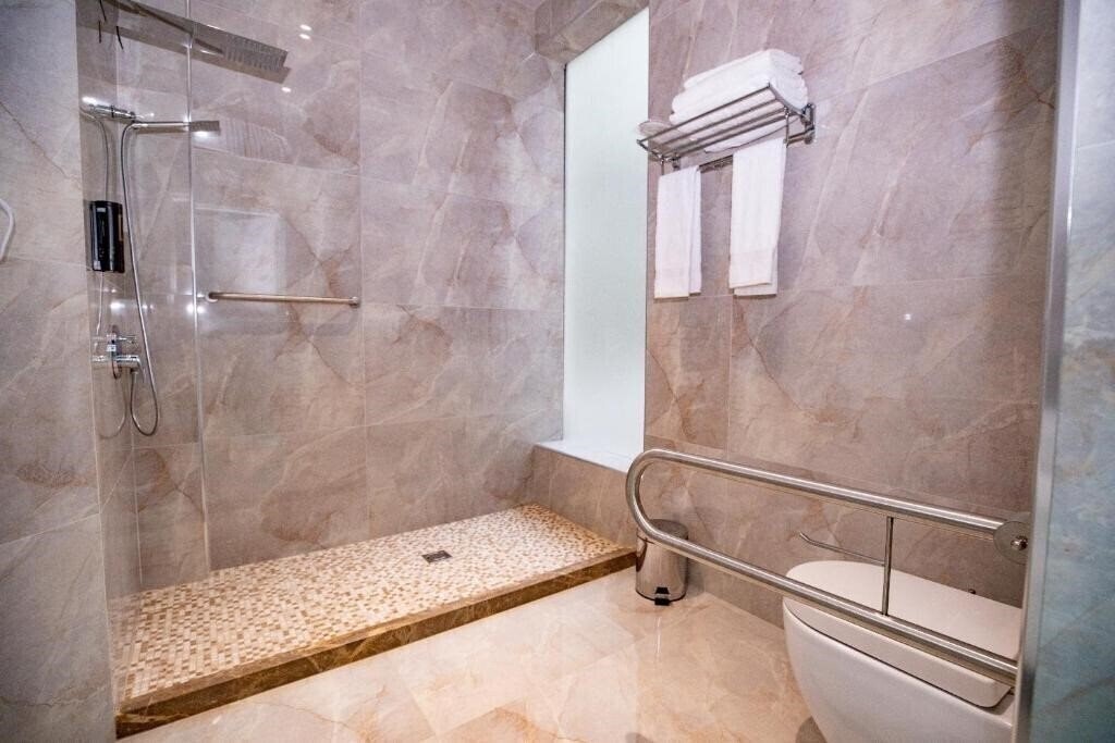 Фотографія Metro Hotel Tirana 4*