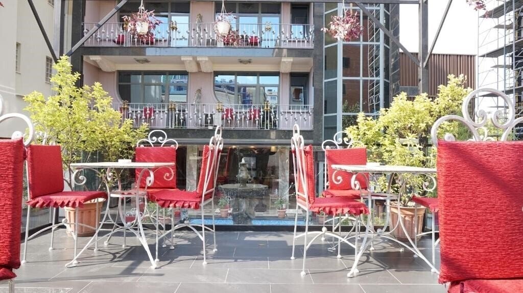 Готель Hotel Elysee Tirana (ex. Elysee, Elyse ) 3*