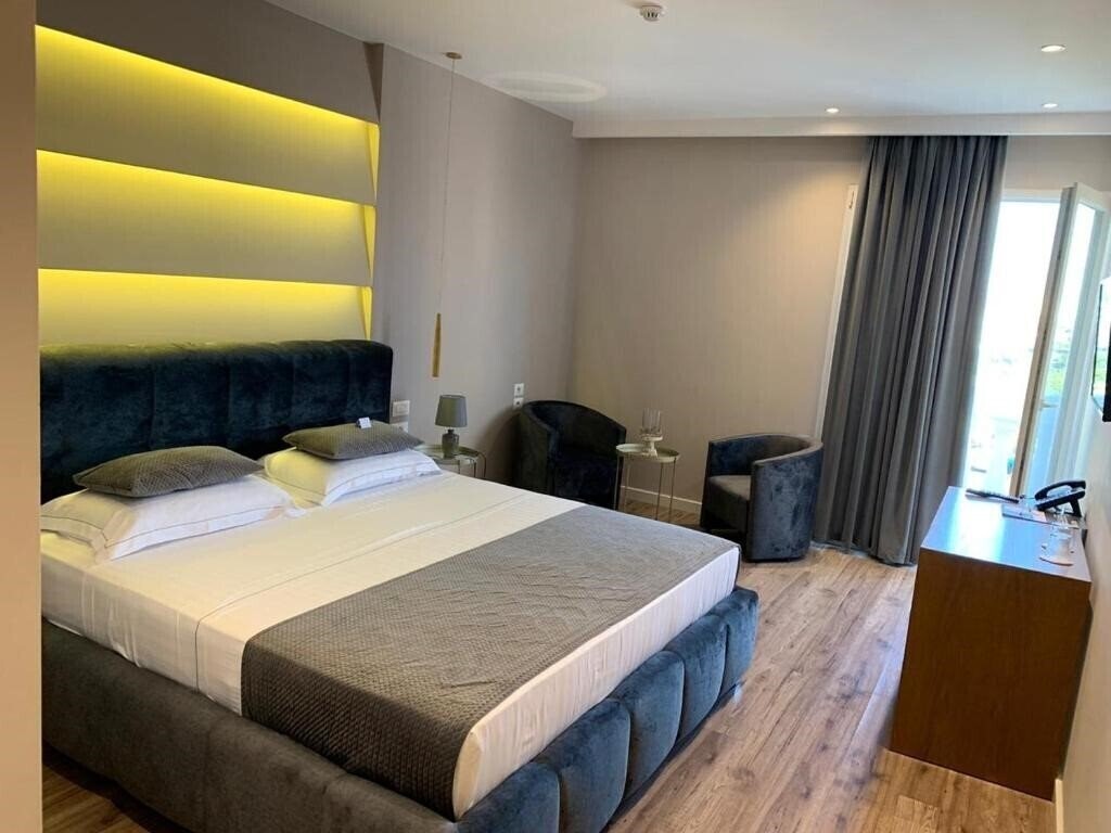 Отель Light Hotel 3*