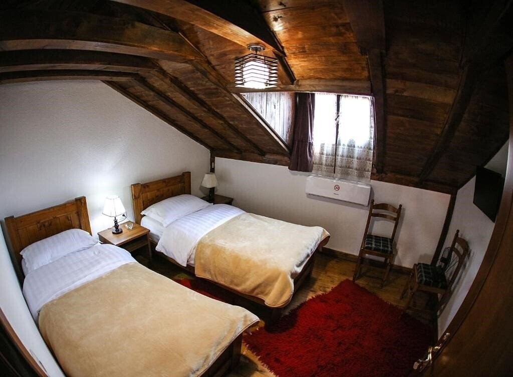 Фото Bujtina E Bardhe 3*