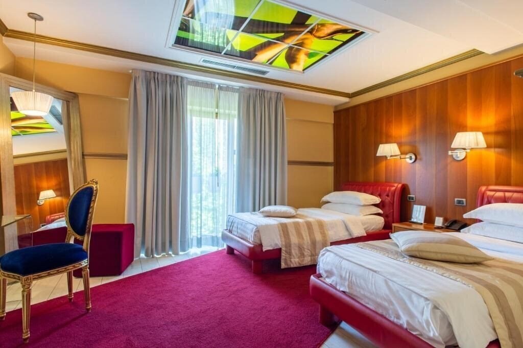 Фотография Diplomat Hotel 4*