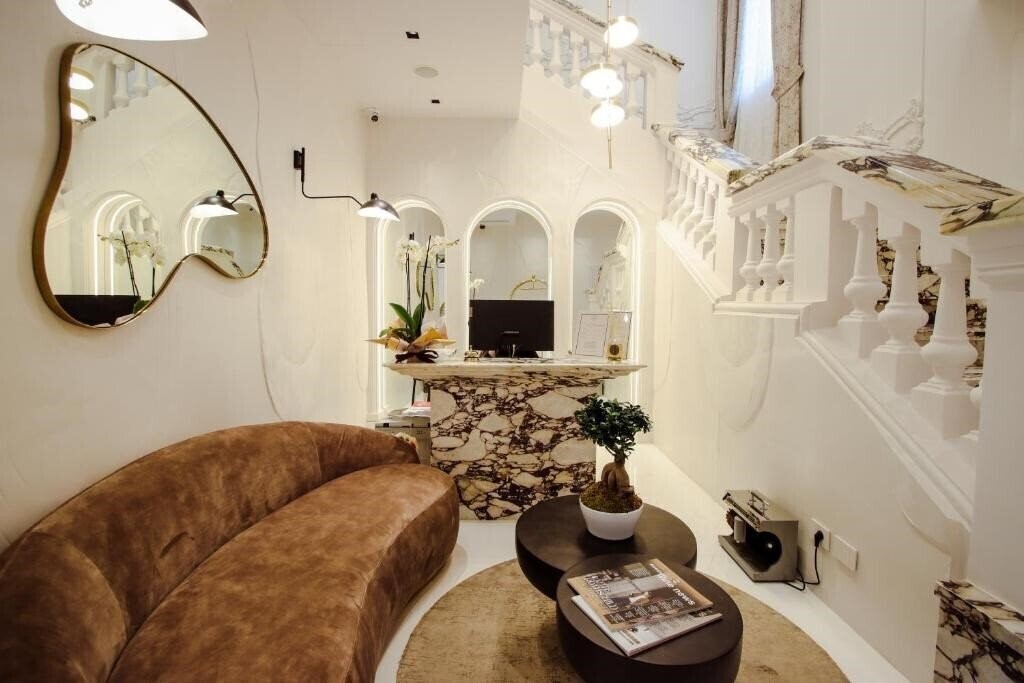 Фото The Crown Hotel Boutique & SPA 4*
