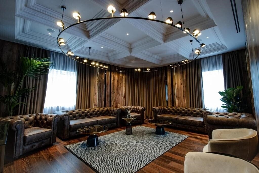 Фотография The Crown Hotel Boutique & SPA 4*