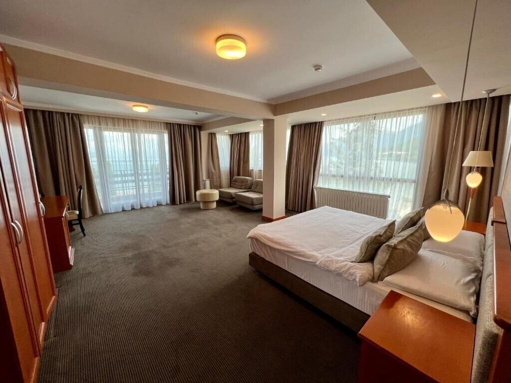 Фото Hotel Millennium Tirana 4*
