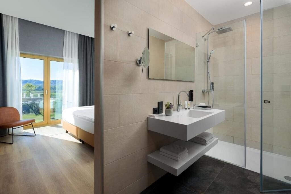 Фотографія MK Hotel Tirana 5*