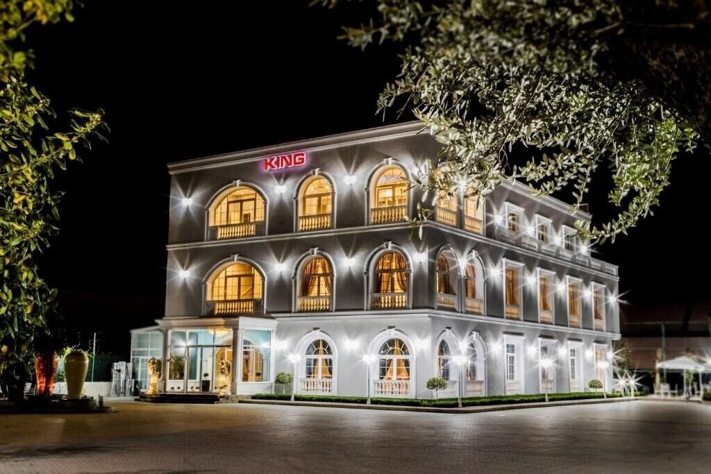 Готель The King Resort 4*
