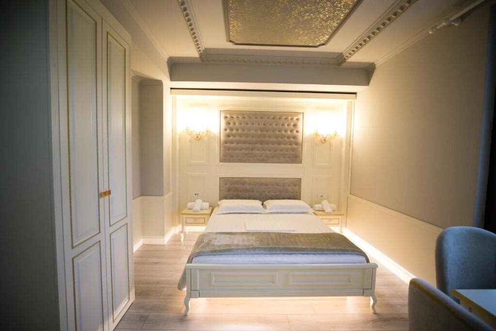 Готель Hotel Lotus 3*