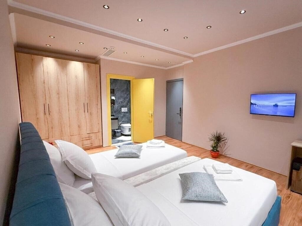 Фотографія Hotel Gjika 3*