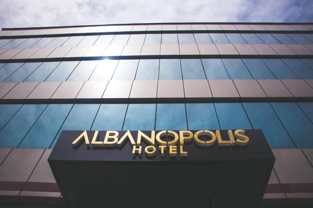 Отель Albanopolis Hotel 4*
