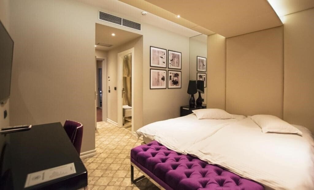 Отель Senator Hotel 4*