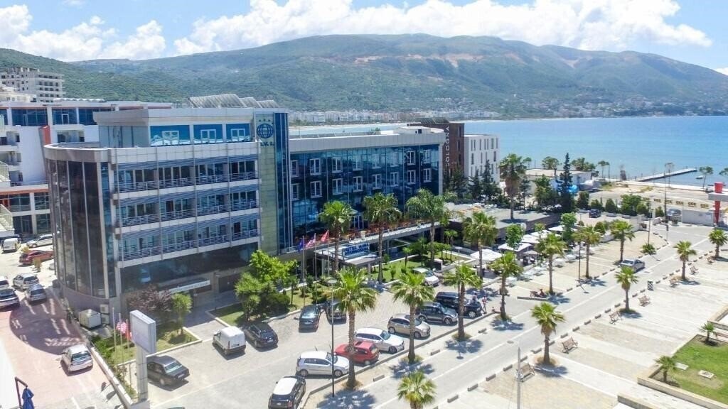 Готель Vlora International 4*