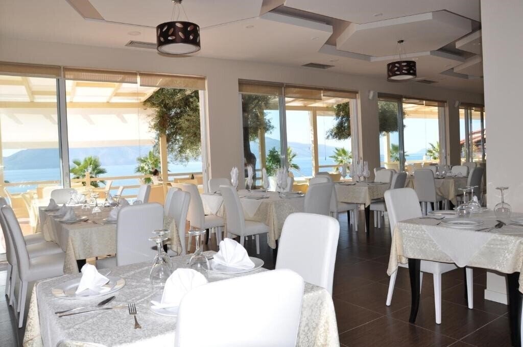 Фото Coral Hotel & Resort 4*