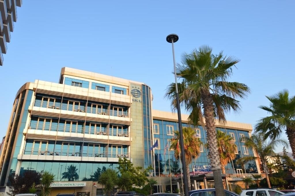 Готель Vlora Intercontinental 5*