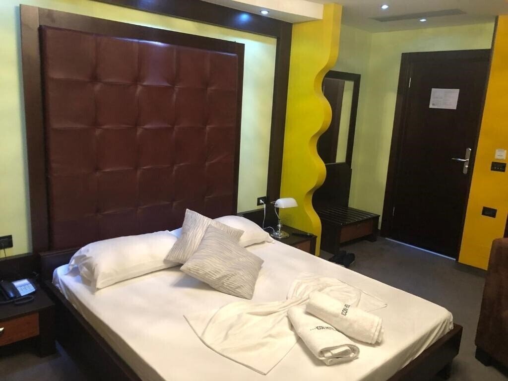 Отель Icon Hotel 3*