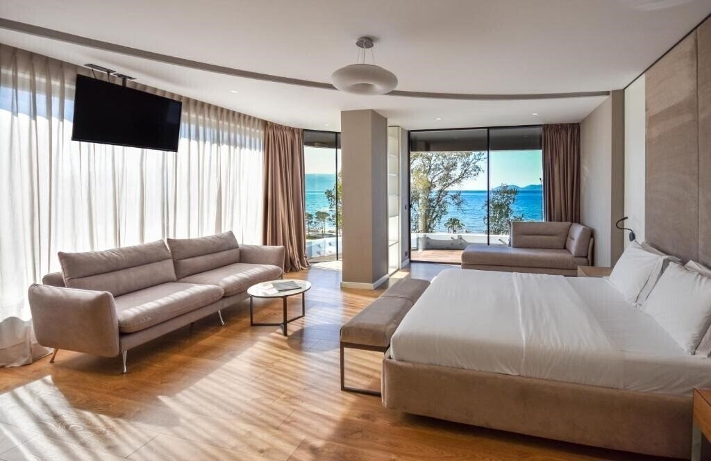 Фото Yacht Hotel 4*