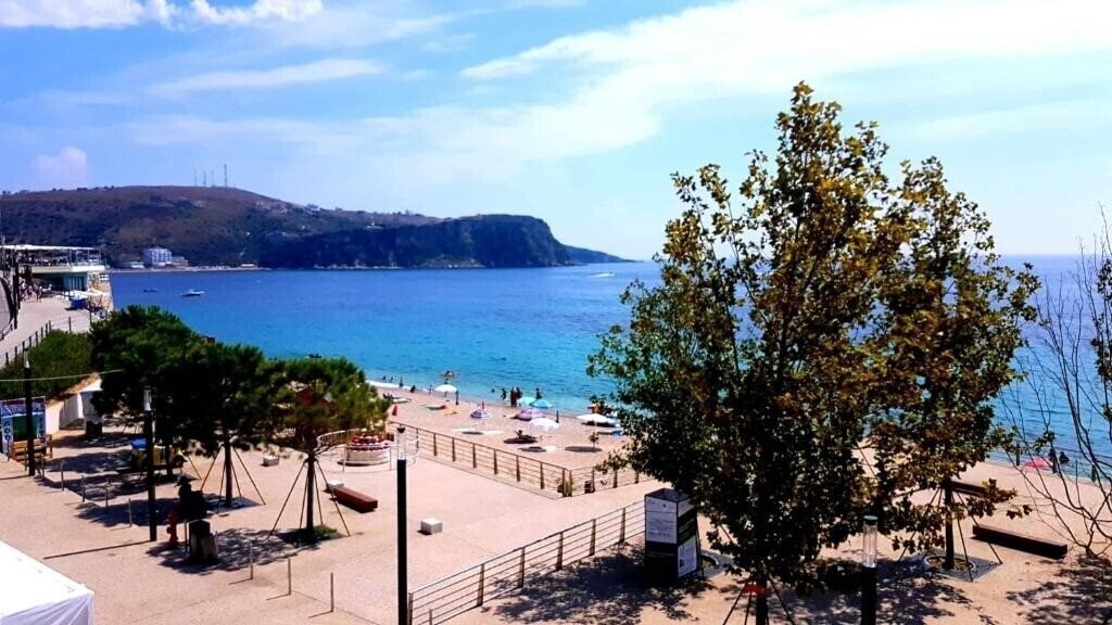 Готель Apartments Himara Premium 3*