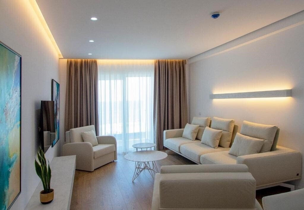 Готель D’Azur Coast Resort 5*