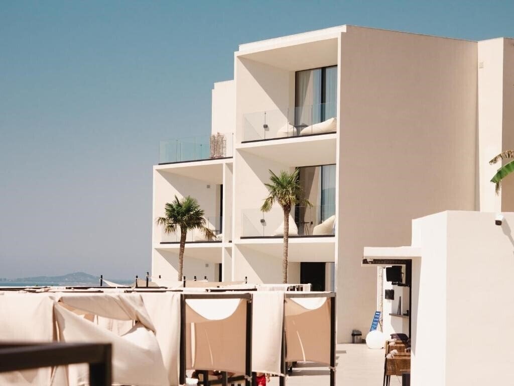 Готель Nobus Hotel 4*