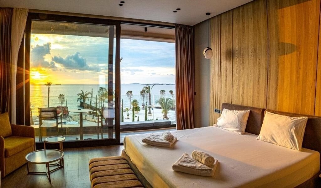 Готель Esbjerg 4*