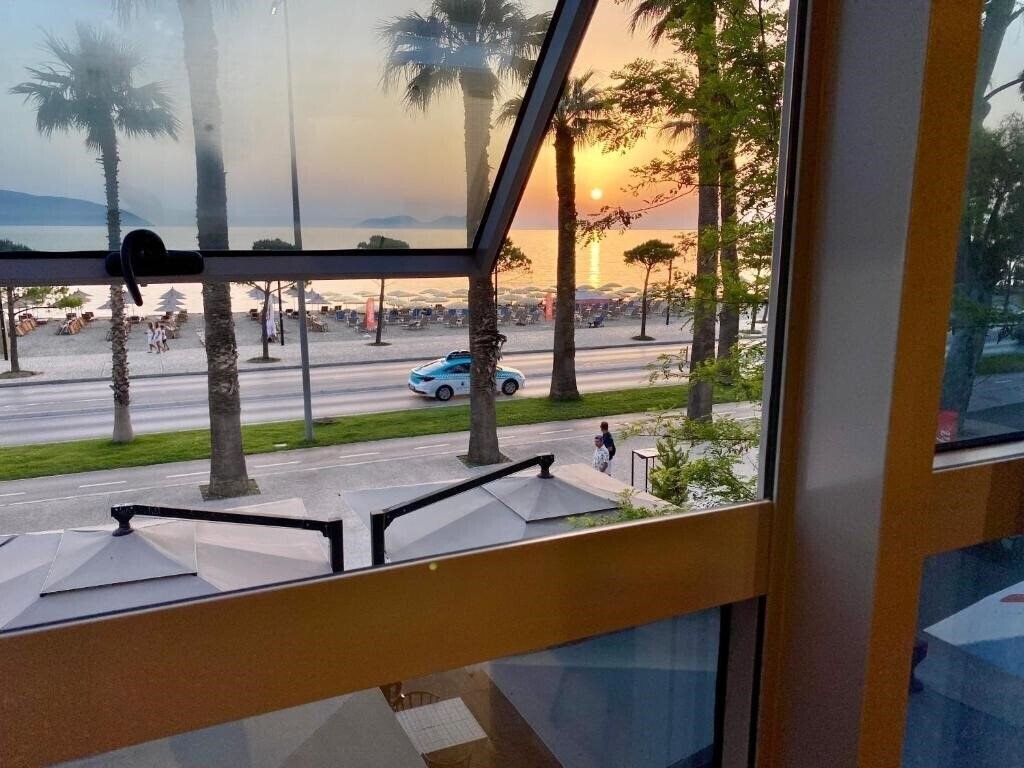 Готель El Mar Hotel 4*