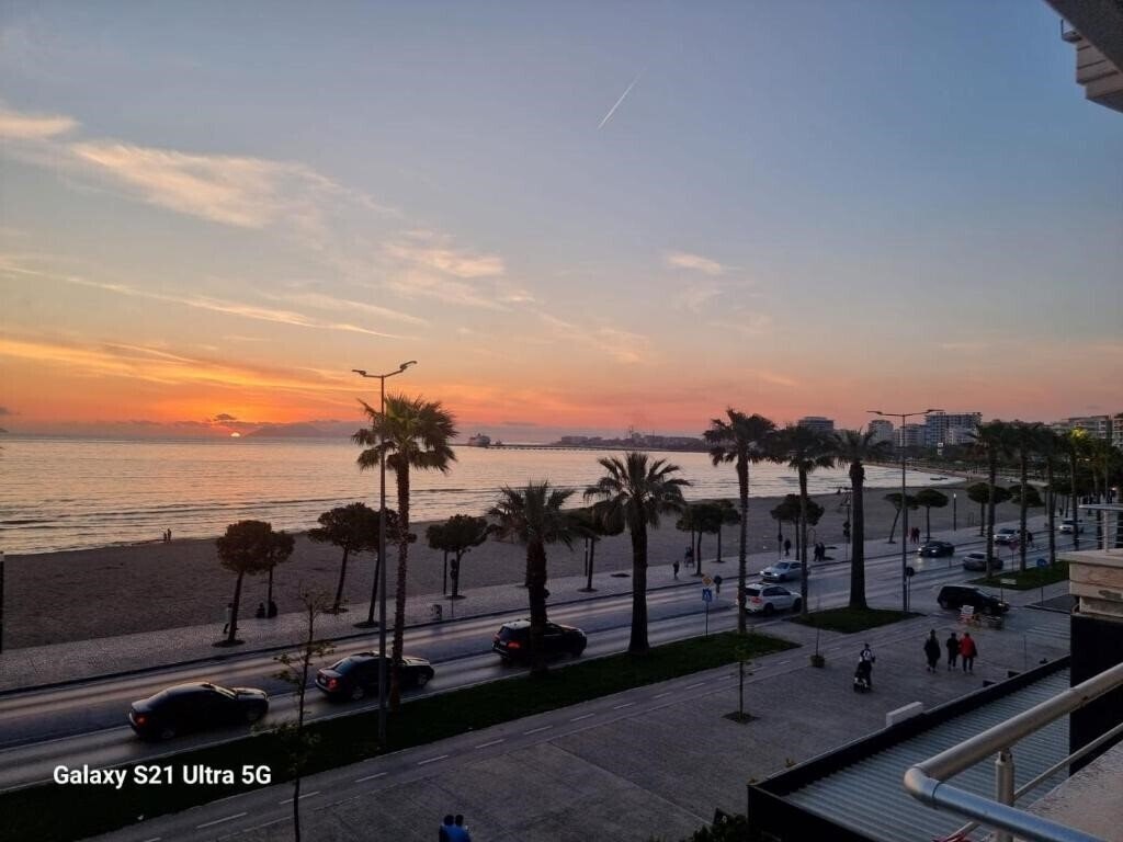 Готель Lungomare Apartment 3*