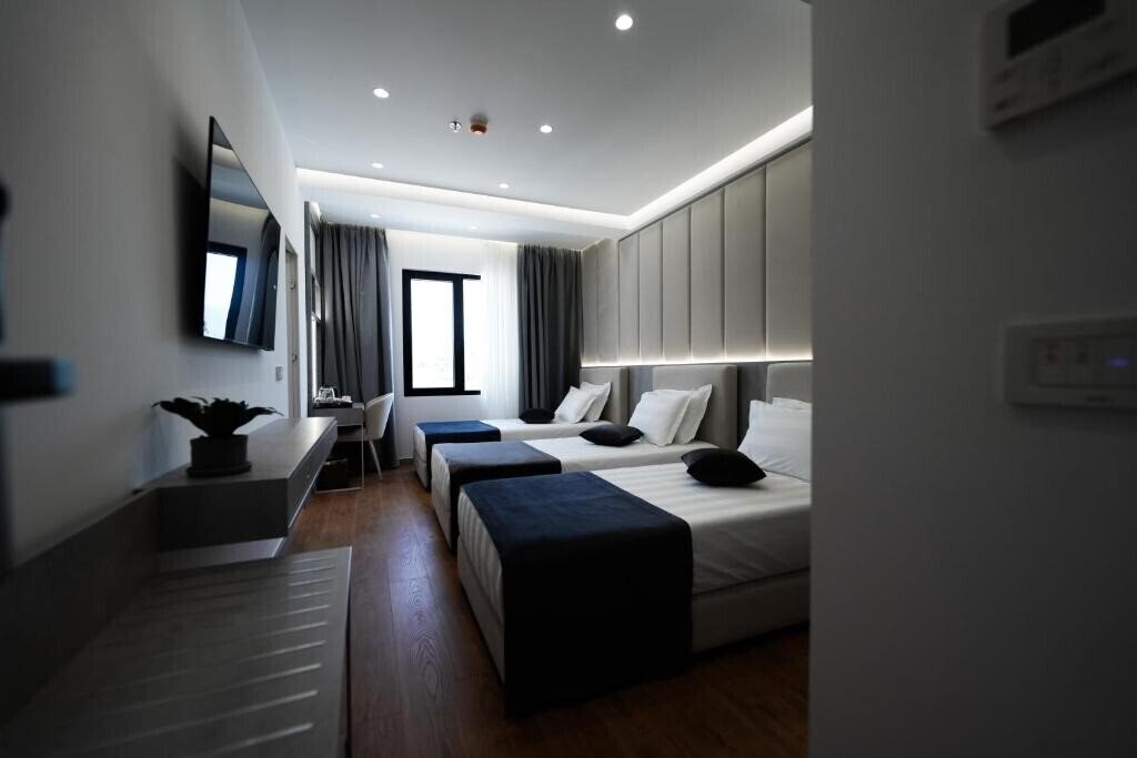 Фотографія Naos Luxury 4*