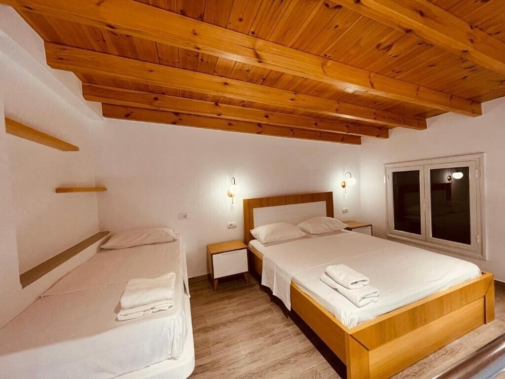 Готель Anxhelo Vila 3*