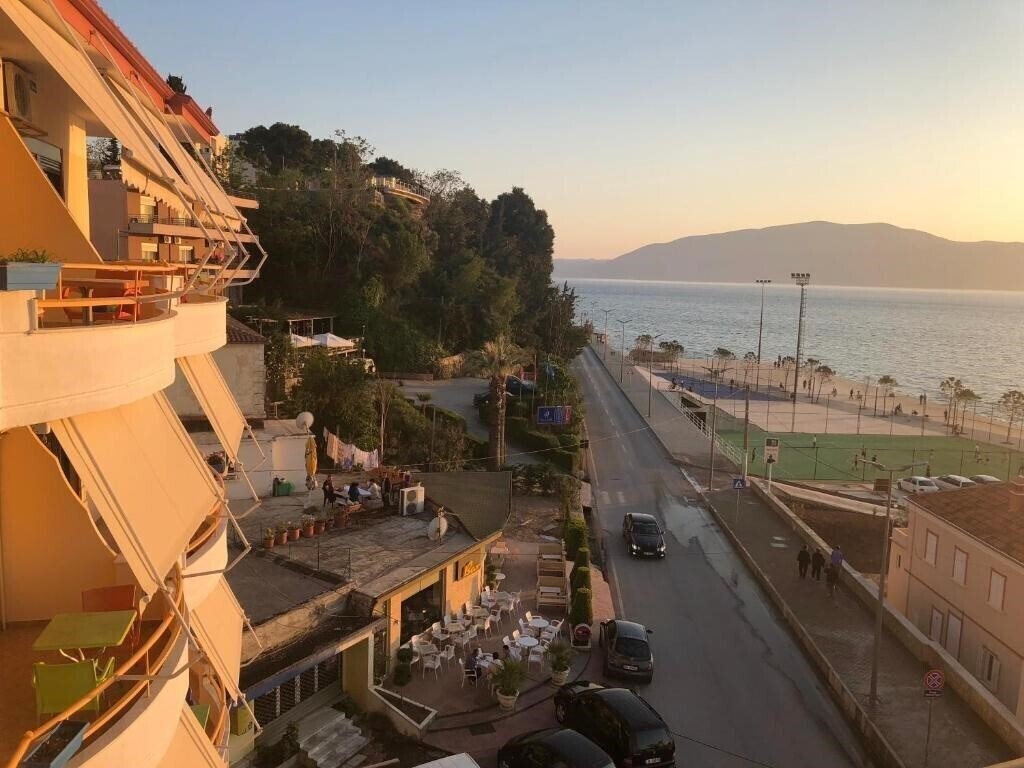 Фото Hotel Lungomare Vlore 3*