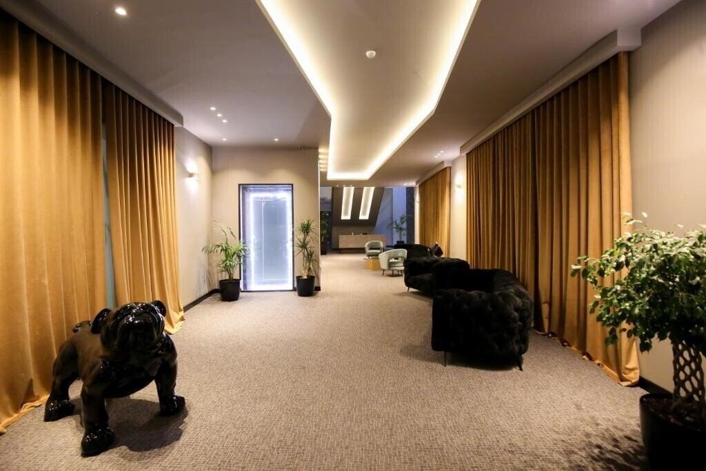 Отель The Central View Boutique Hotel 4*