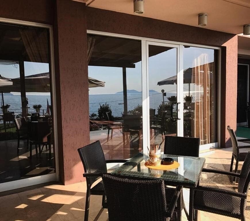 Изображение Ambassador Hotel 3*