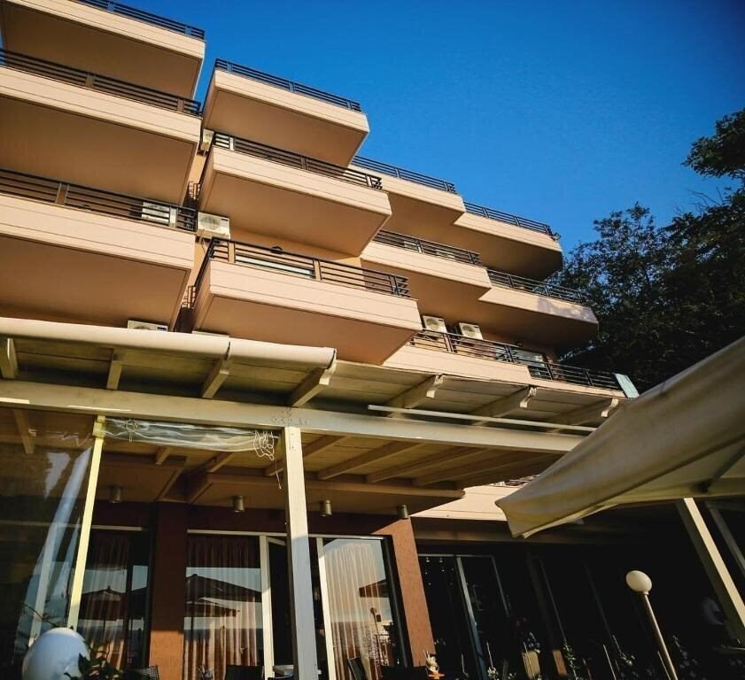 Фотография Ambassador Hotel 3*