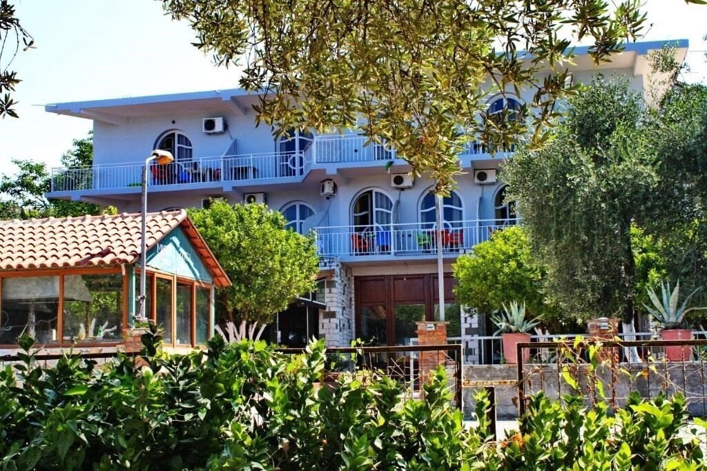 Отель Hotel Nika Radhime (ex. House Nika Horizonti) 3*