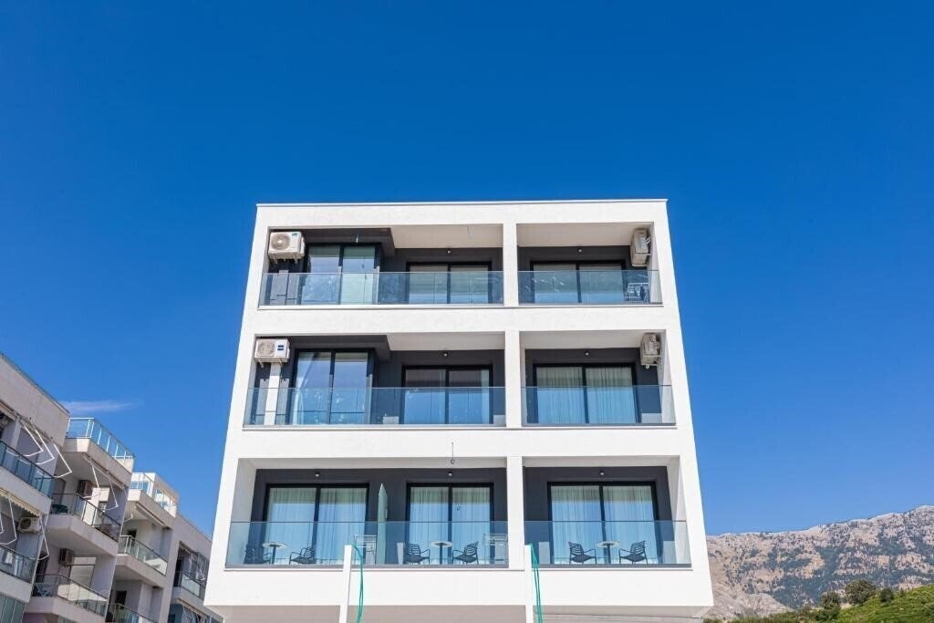 Отель B&B Champagne, Vlore Bay 4*