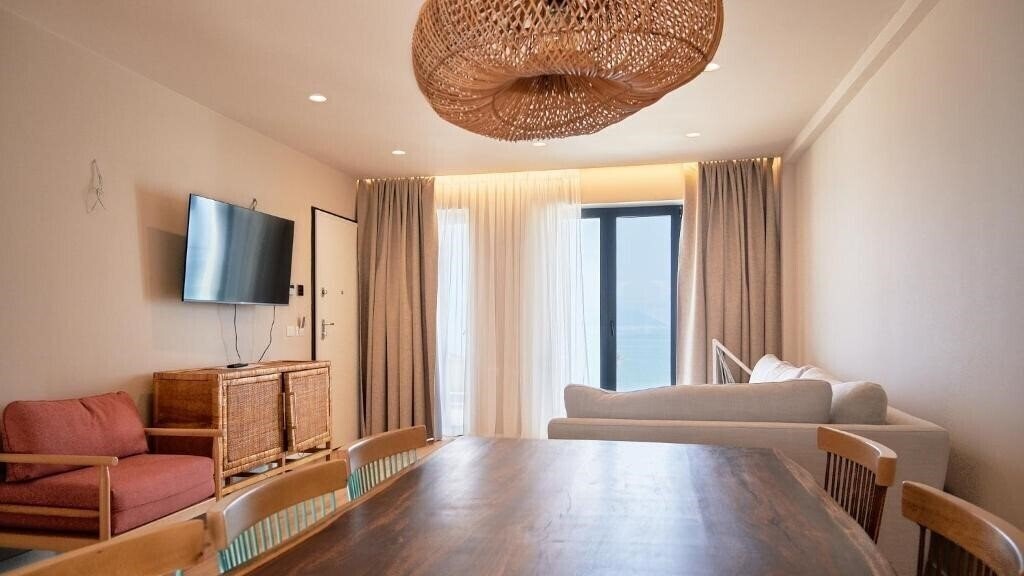 Фотографія Azar Luxury Suites 3*