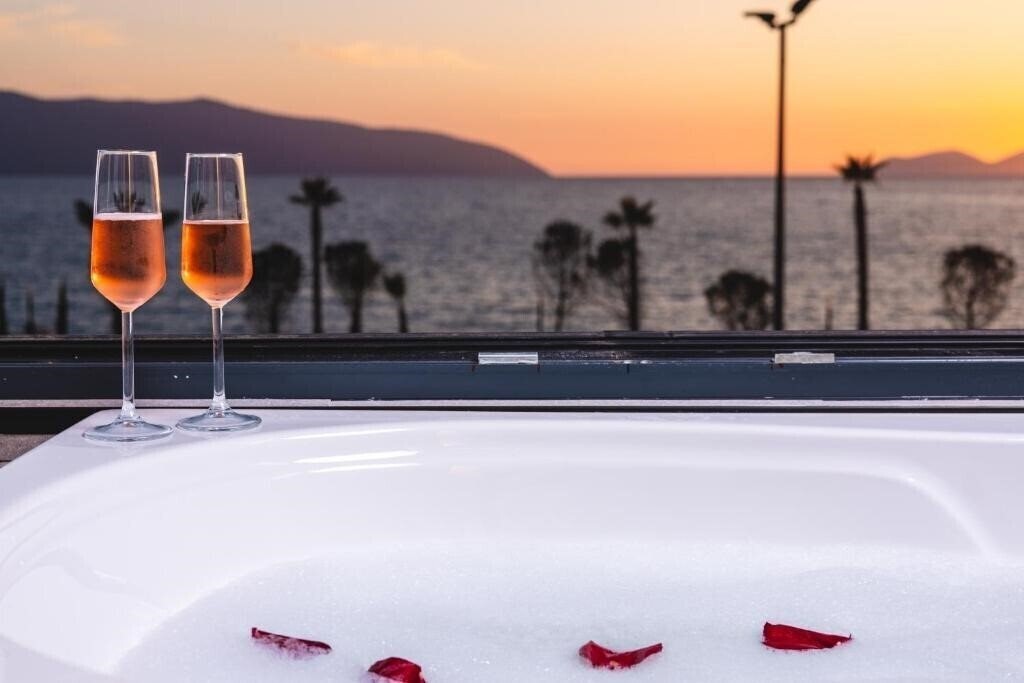 Зображення Azar Luxury Suites 3*