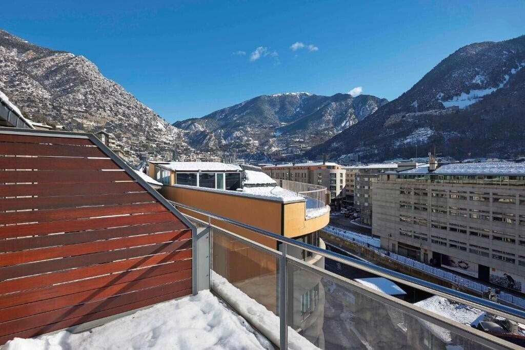 Отель NH Andorra La Vella 4*
