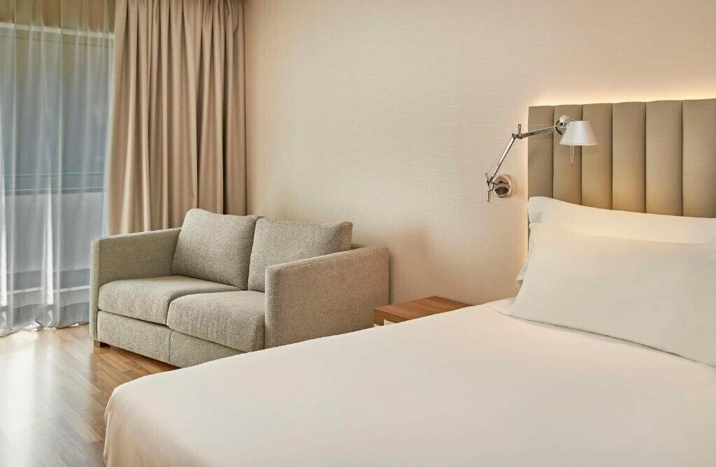 Фото NH Andorra La Vella 4*