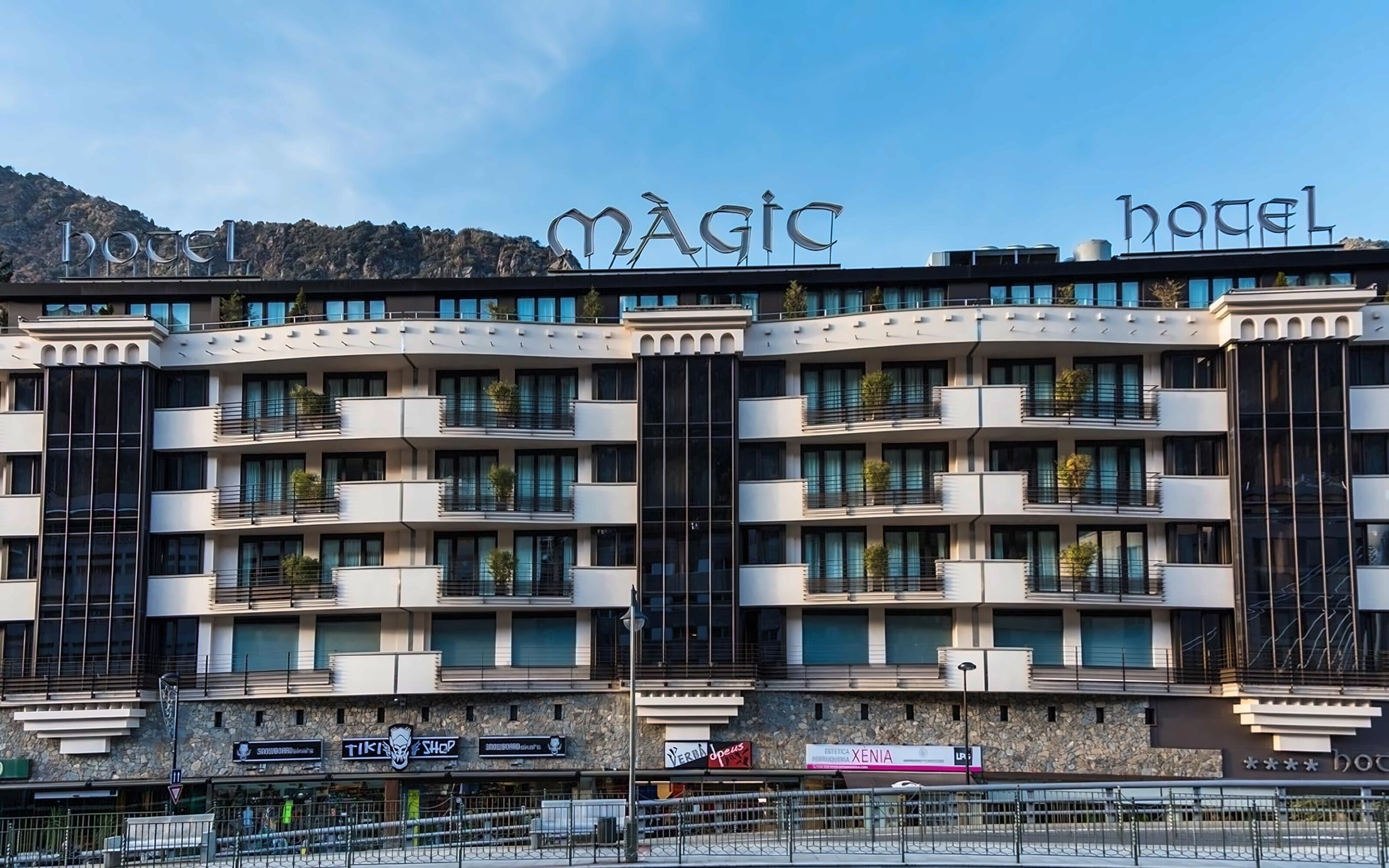 Отель Magic Andorra 4*