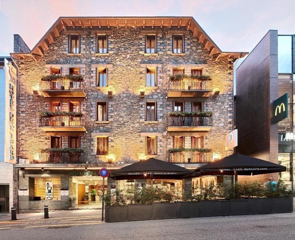 Отель Hotel De L'Isard 3*