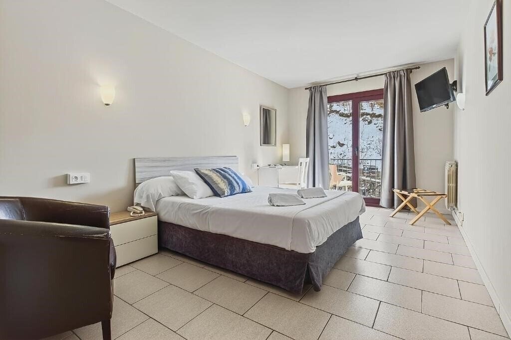 Фото Xalet Besoli Atiram Hotel 3*