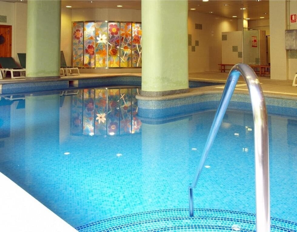 Отель Guillem 4*