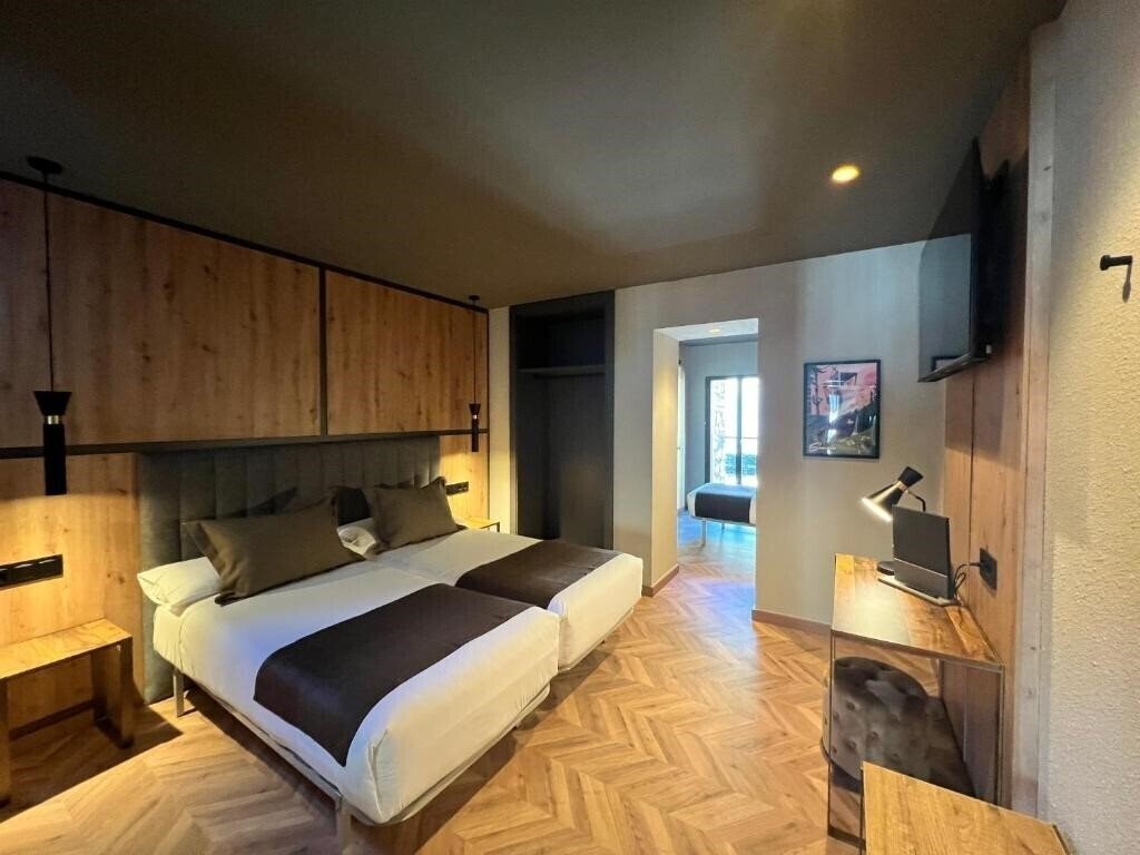 Готель Paris 3*