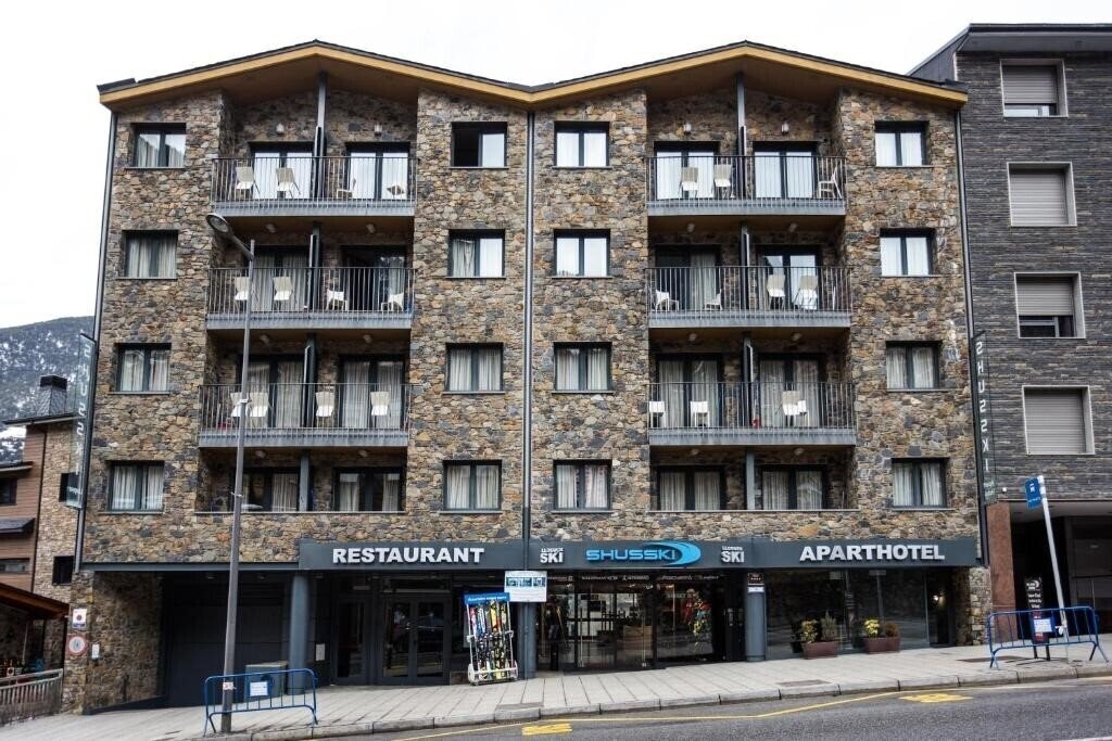 Отель Aparthotel Shusski 4*