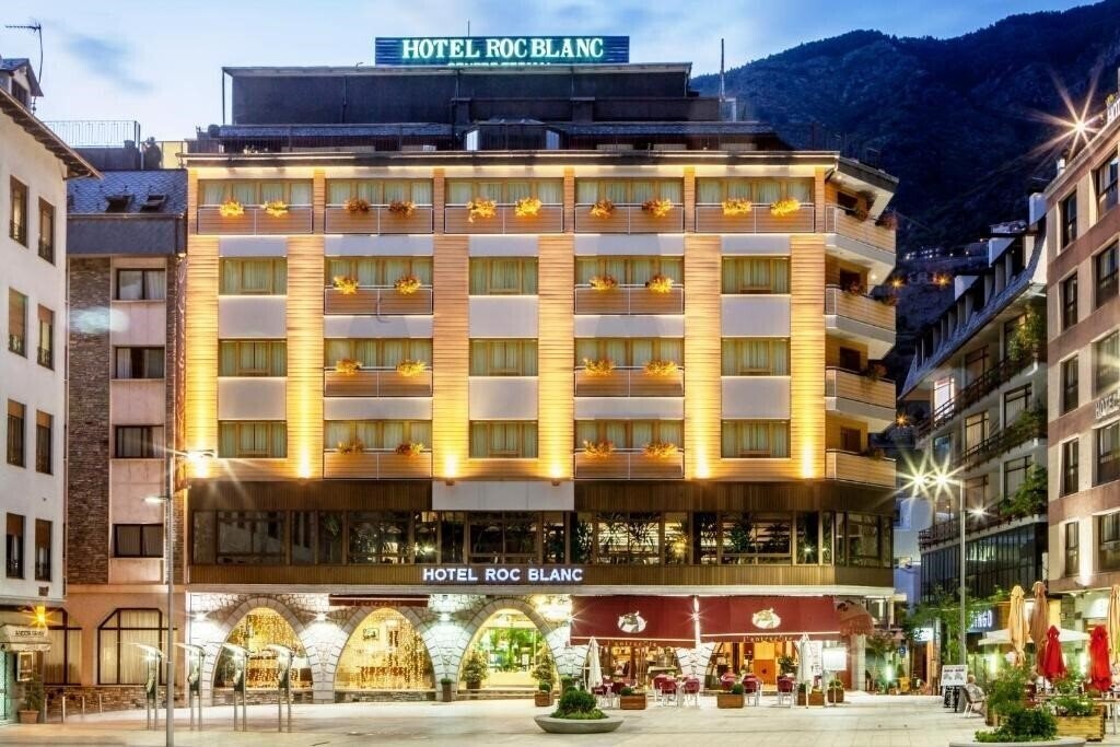 Готель Roc Blanc 4*
