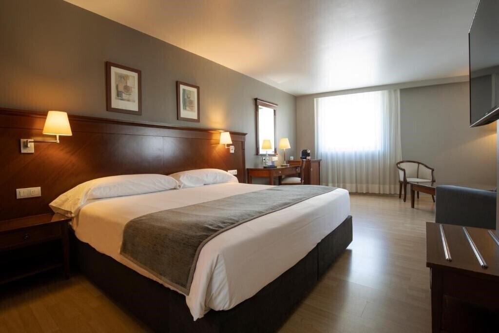 Готель Nexta Escaldes 4*