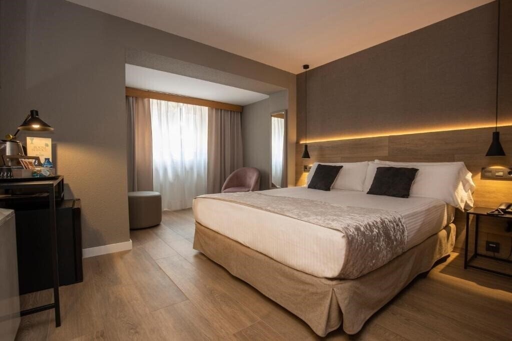 Готель Yomo Eureka 4*